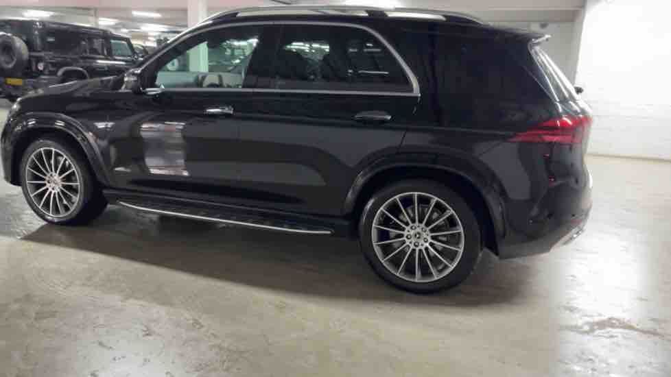More views of Mercedes-Benz GLE