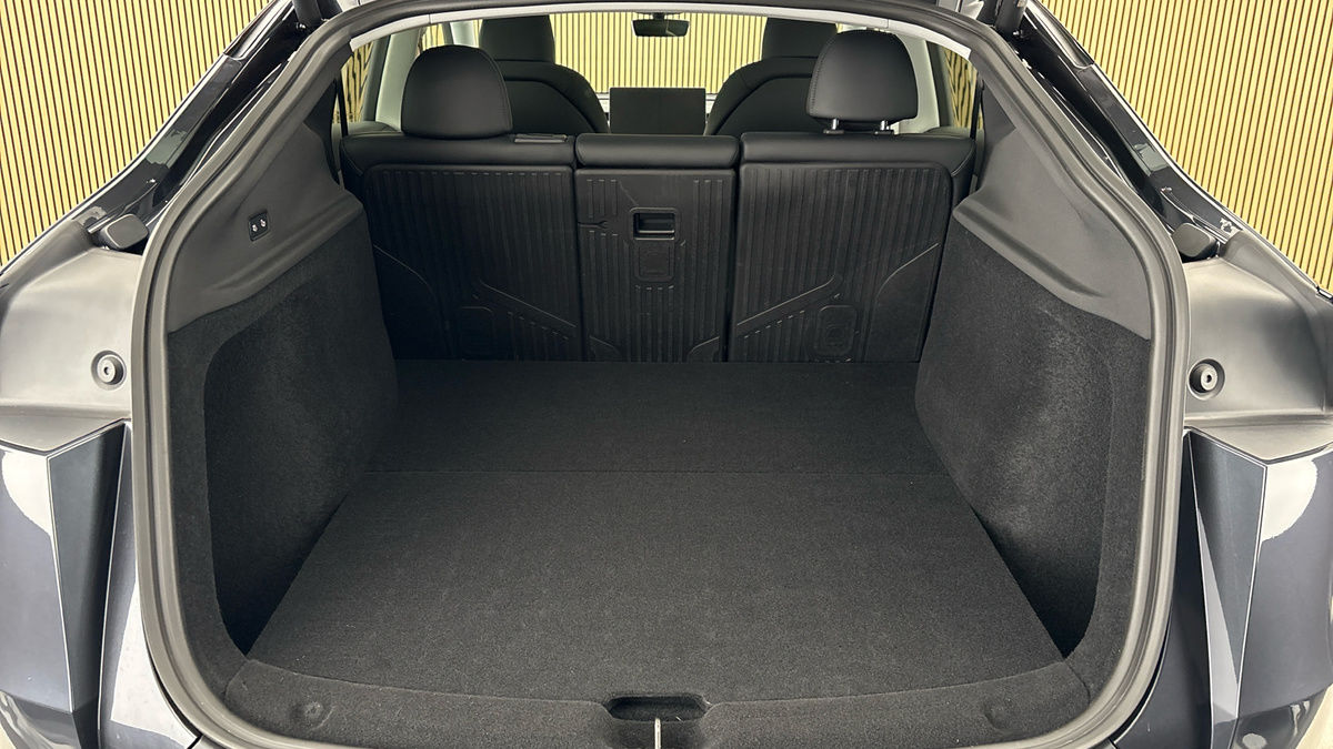 Tesla Model Y Image 11