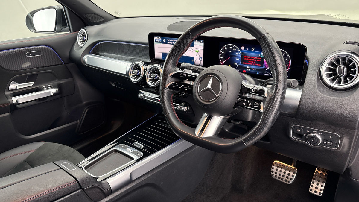 Mercedes-Benz GLB Image 5