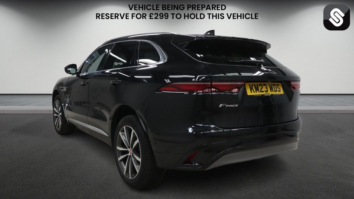 Jaguar F-PACE Image 3