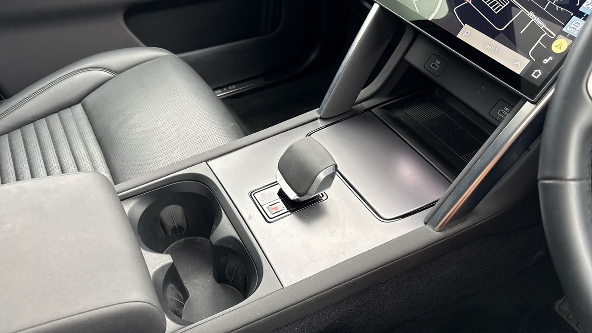 Land Rover Discovery Sport Image 18