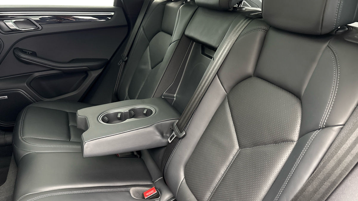 Porsche Macan Image 9