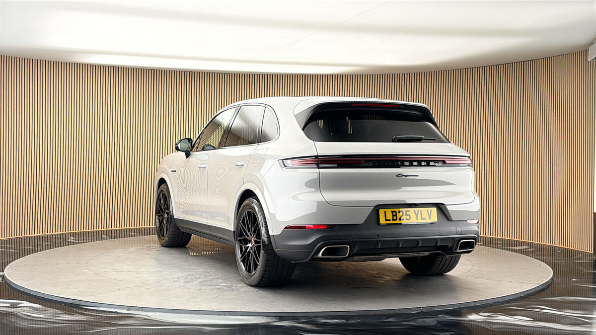 More views of Porsche Cayenne