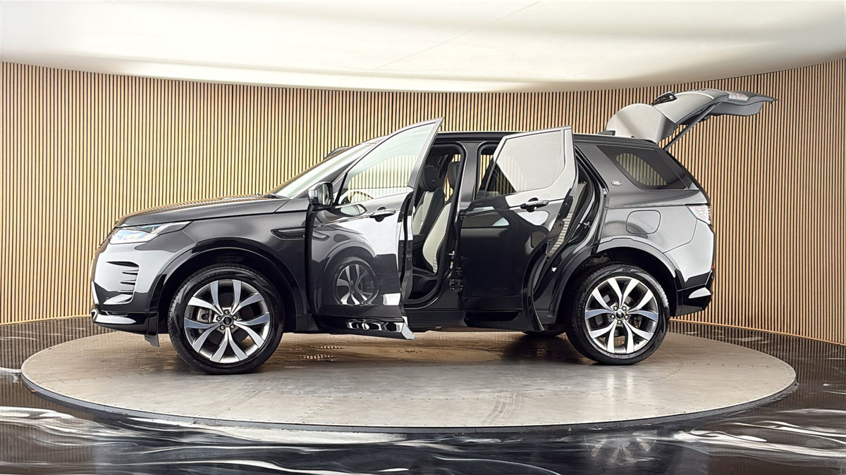 More views of Land Rover Discovery Sport