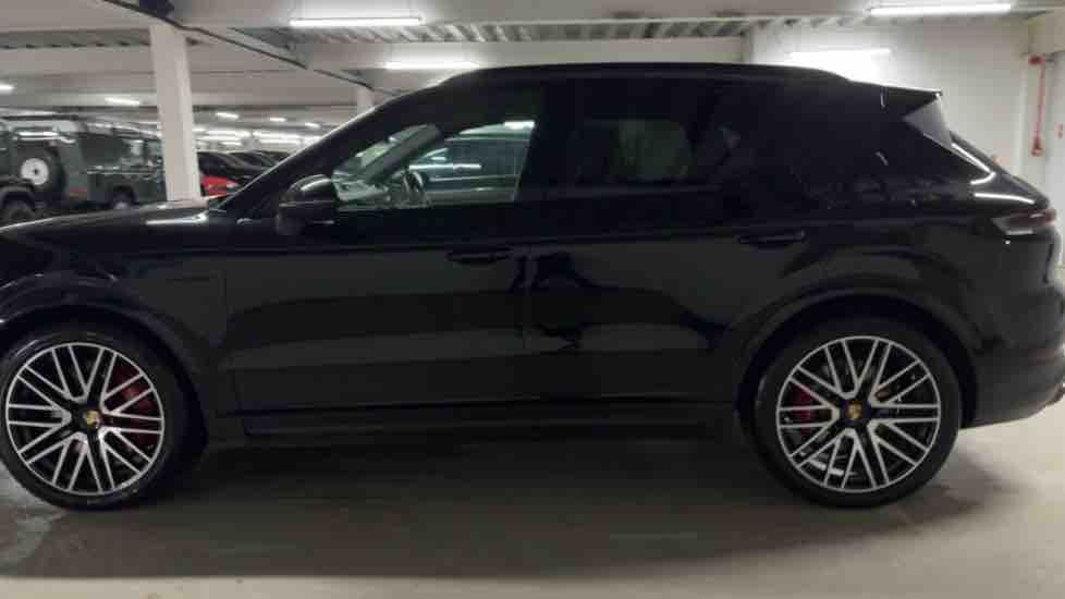 More views of Porsche Cayenne