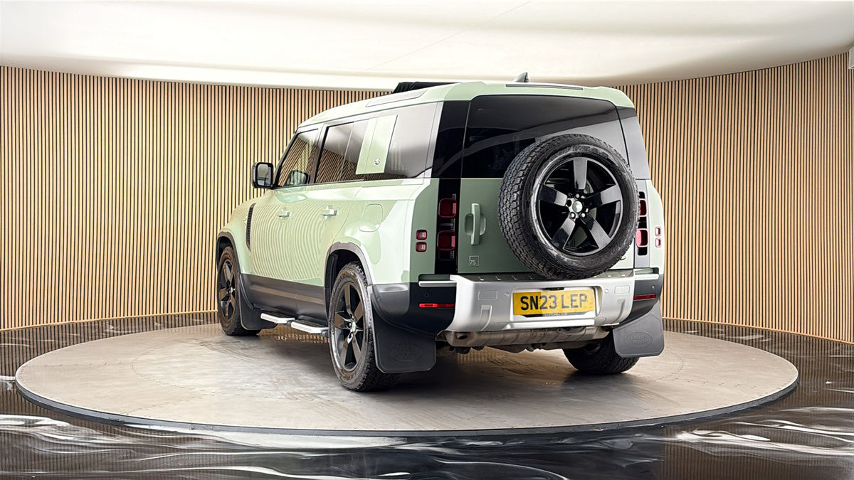 More views of Land Rover Defender 110
