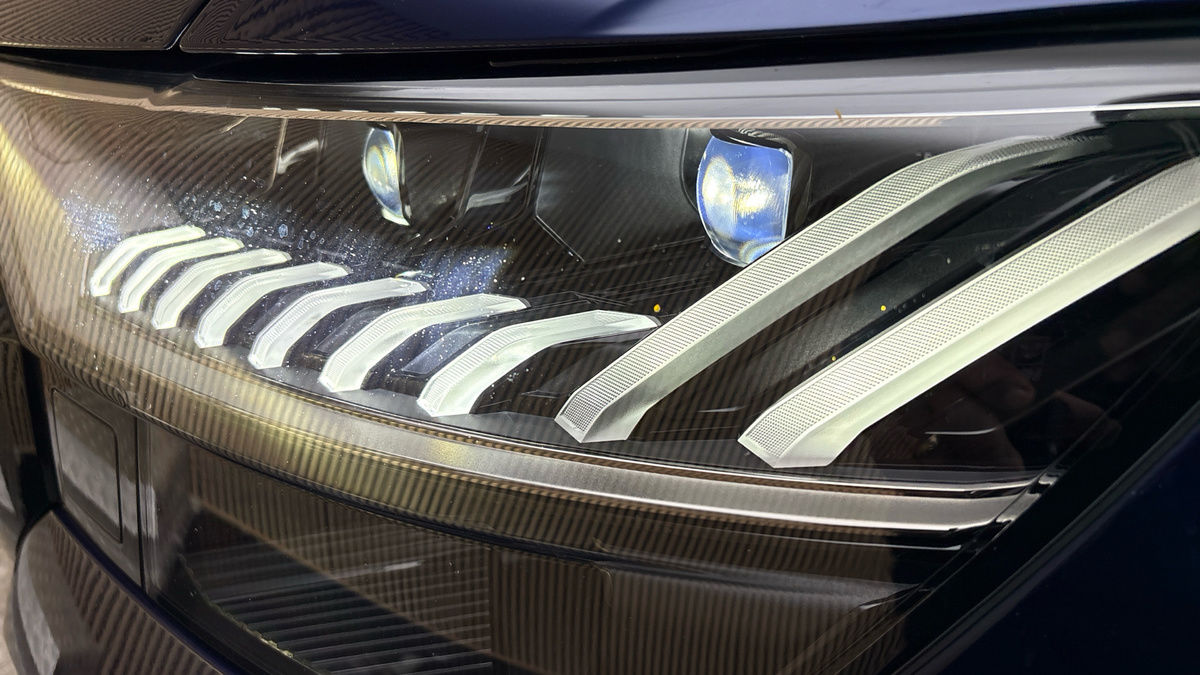Audi RSQ8 Image 73