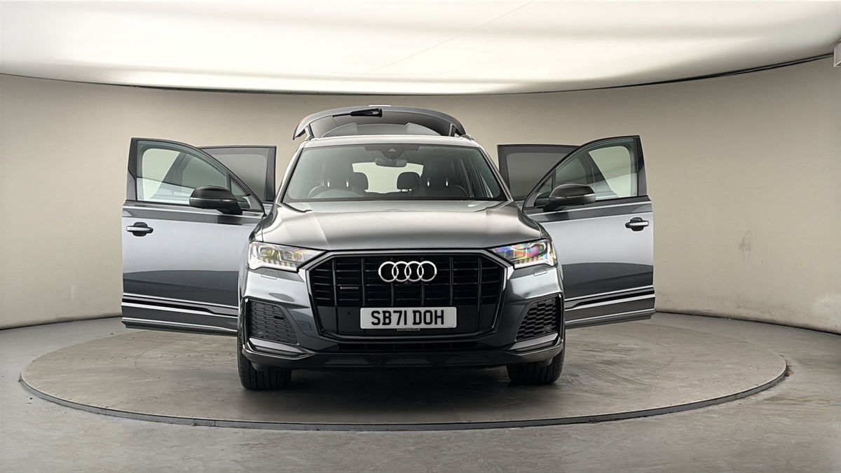 More views of Audi Q7