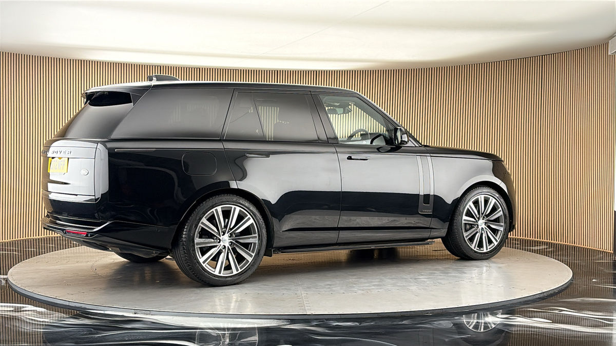 More views of Land Rover Range Rover