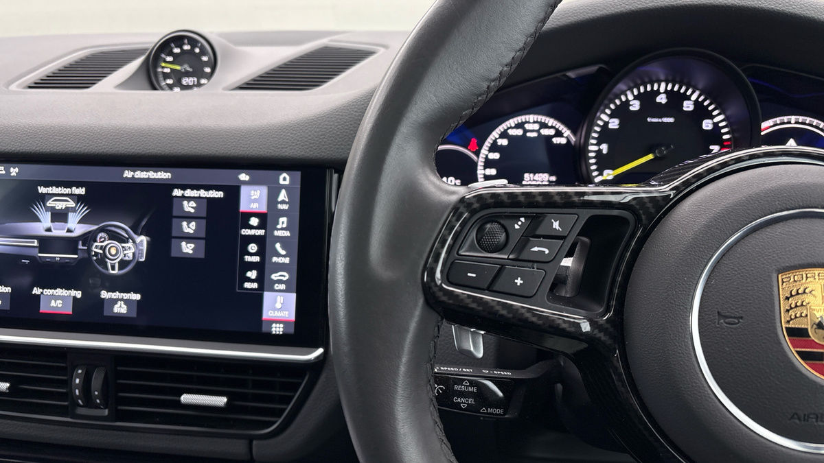 Porsche Cayenne Image 13