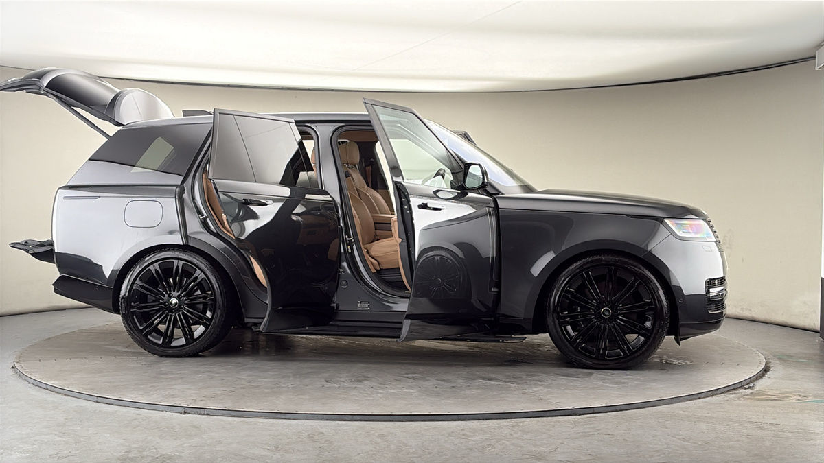 More views of Land Rover Range Rover