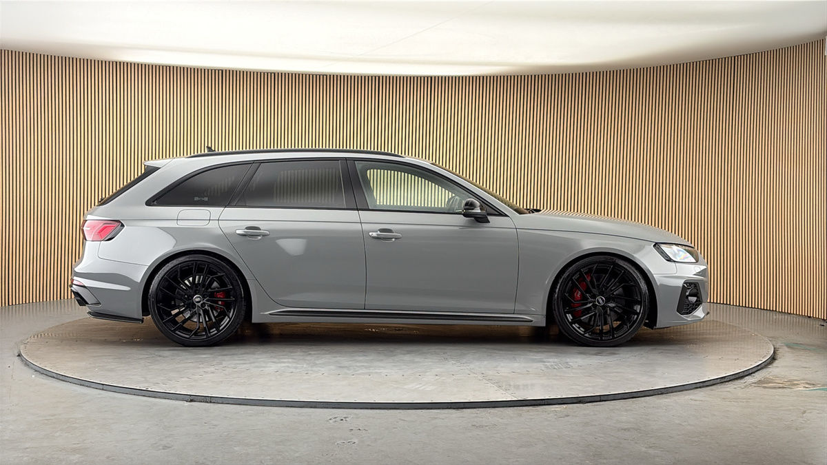 Audi RS4 Avant Image 16