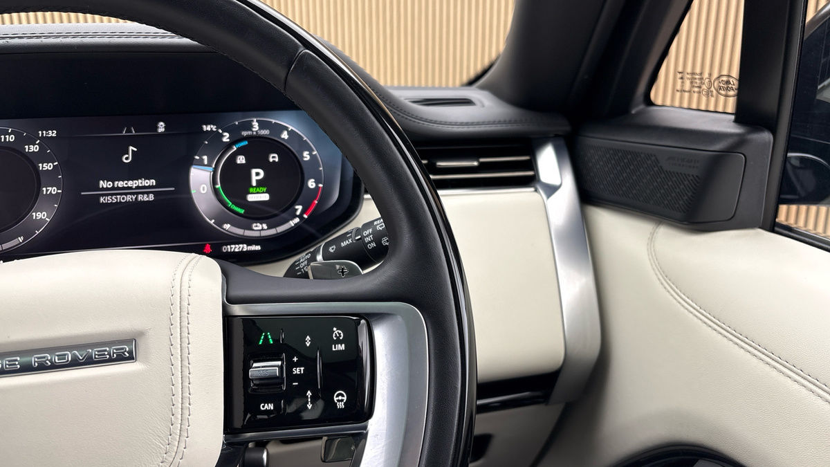 Land Rover Range Rover Image 14