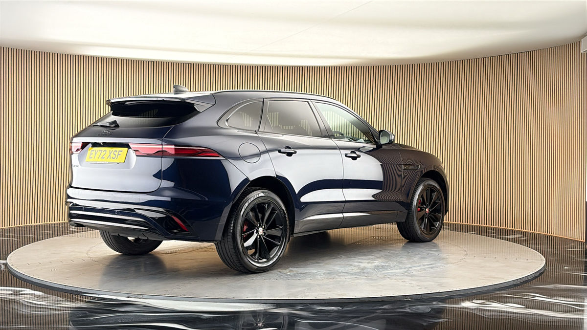 Jaguar F-PACE Image 21