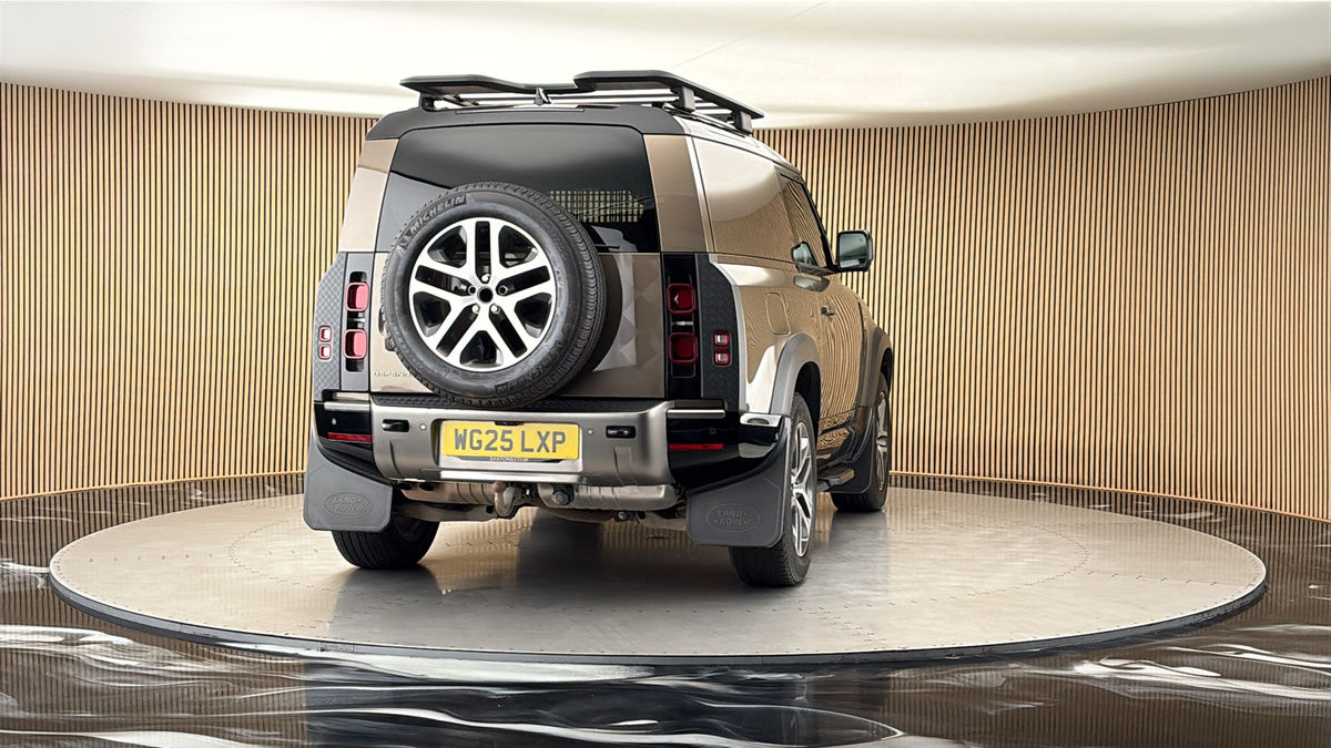 More views of Land Rover Defender 90
