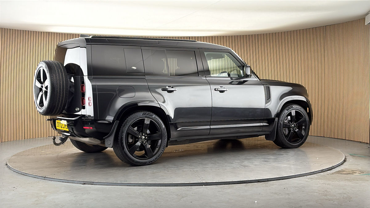 More views of Land Rover Defender 110