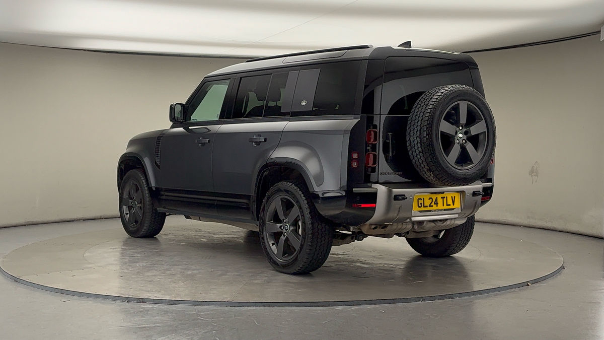 Land Rover Defender 110 Image 2