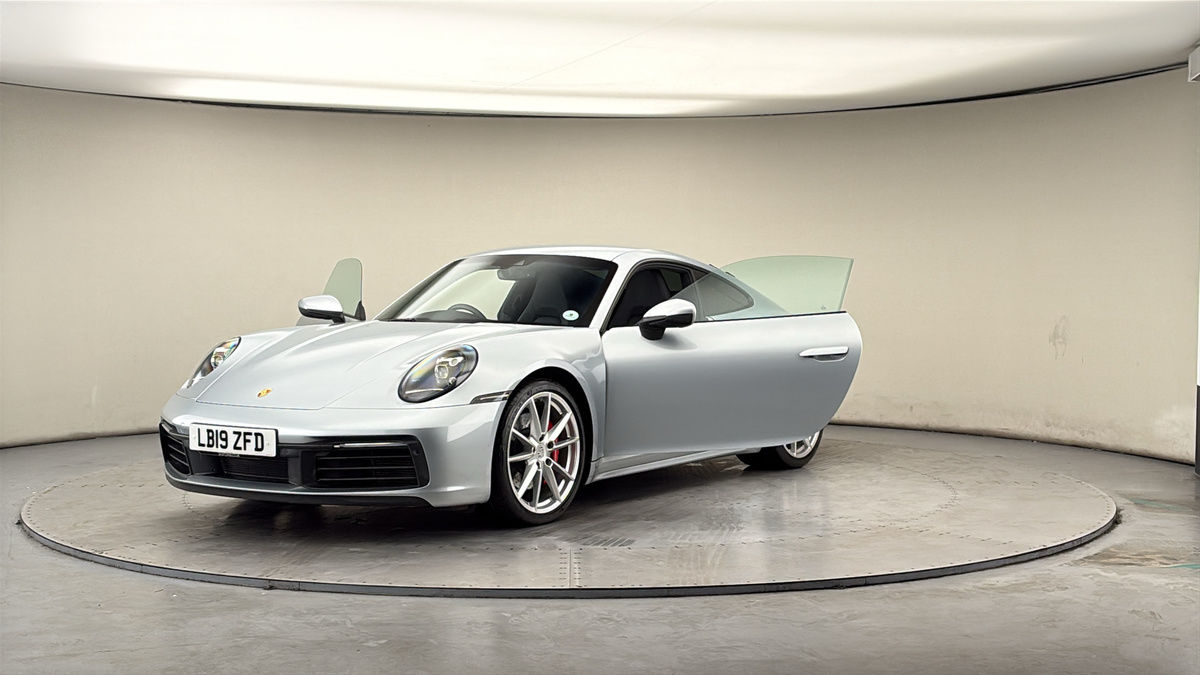 More views of Porsche 911