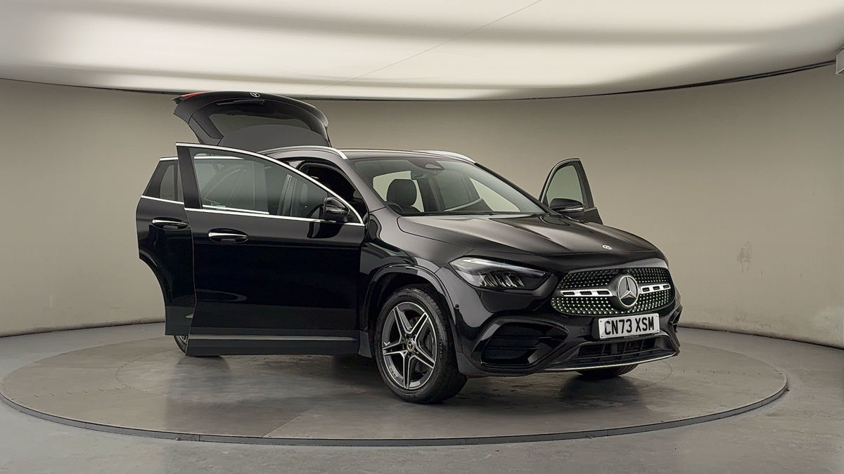 More views of Mercedes-Benz GLA