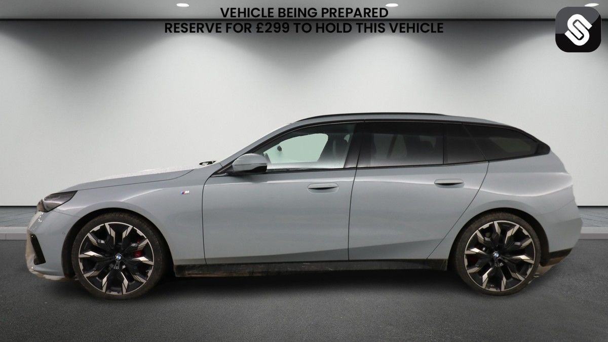 BMW 5 Series Image 6