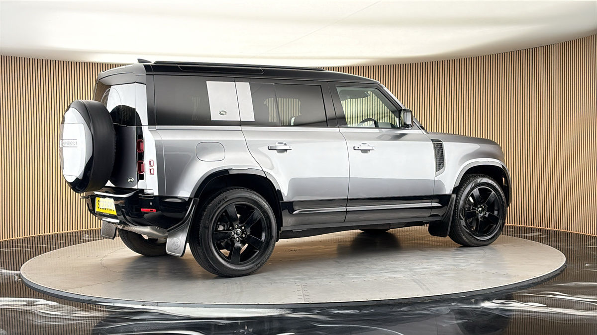 More views of Land Rover Defender 110