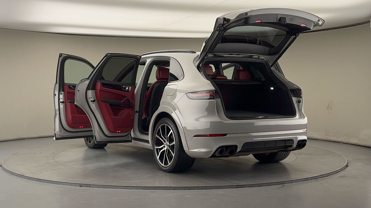 Porsche Cayenne Image 23