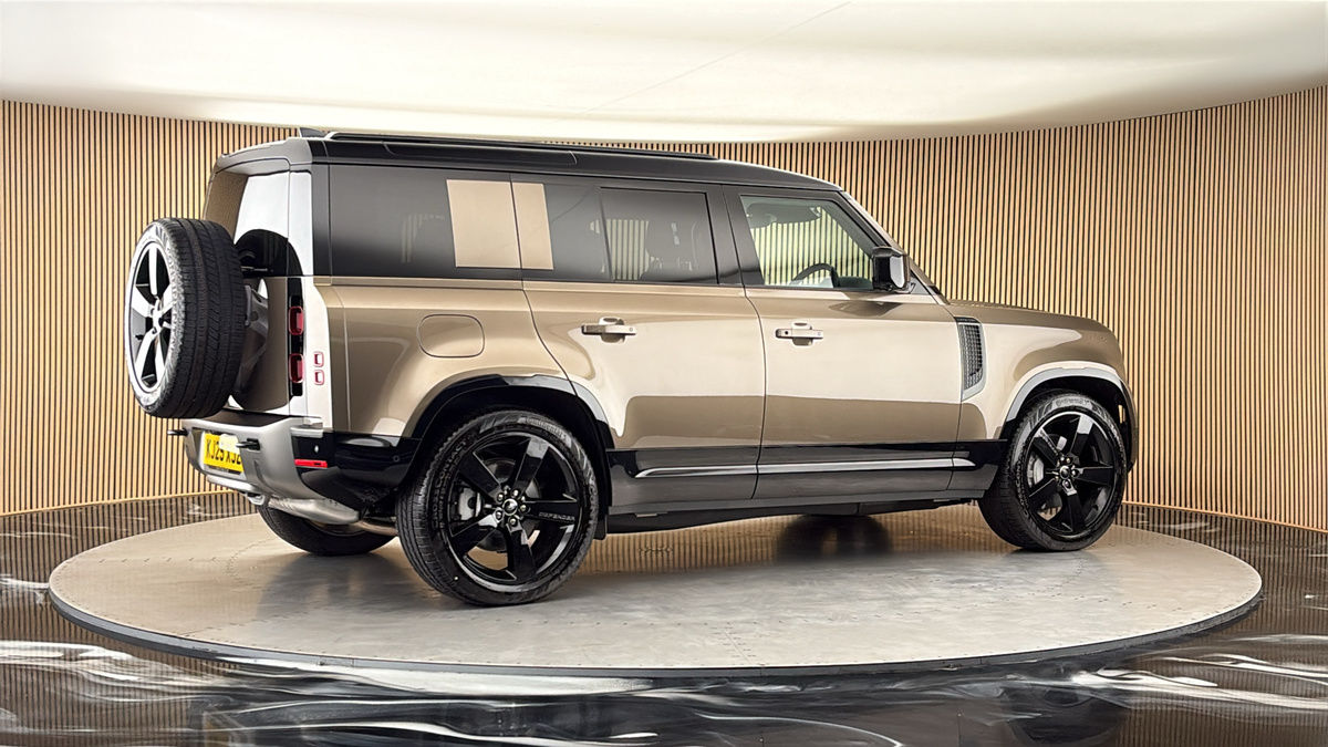 More views of Land Rover Defender 110