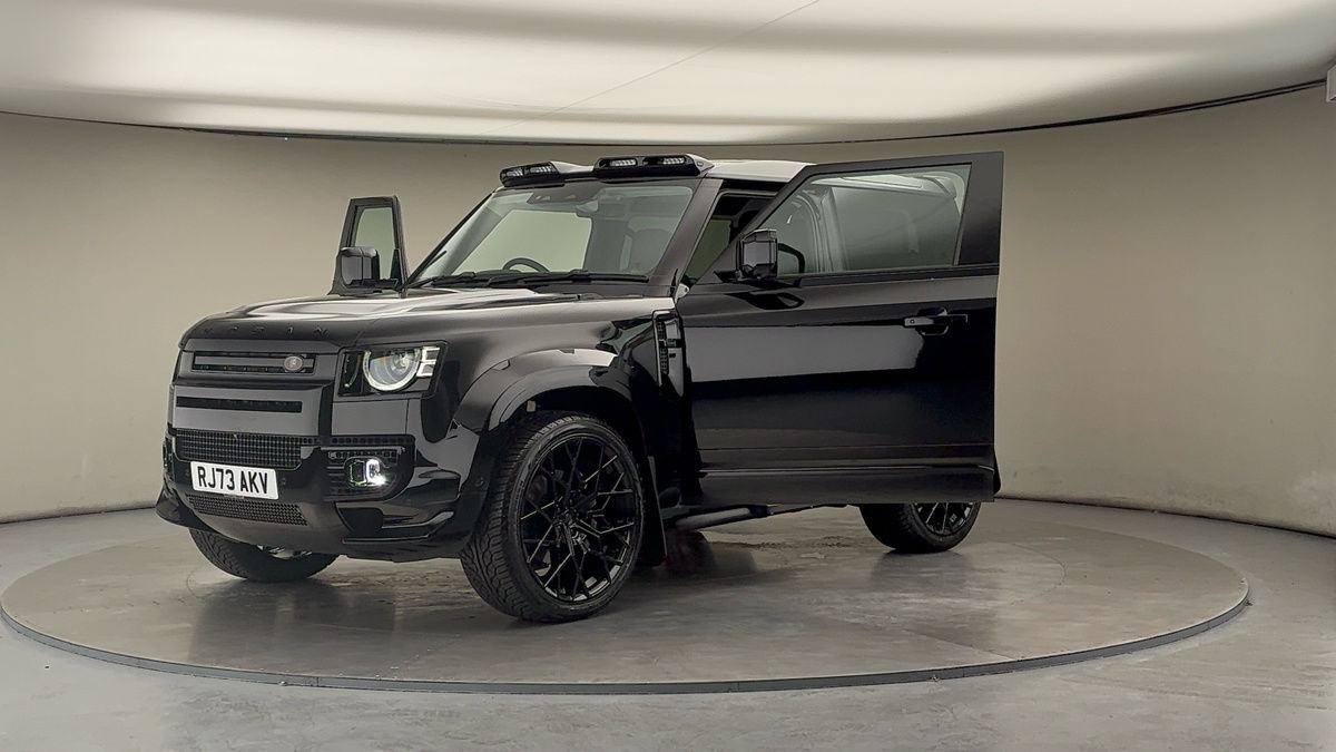 More views of Land Rover Defender 90