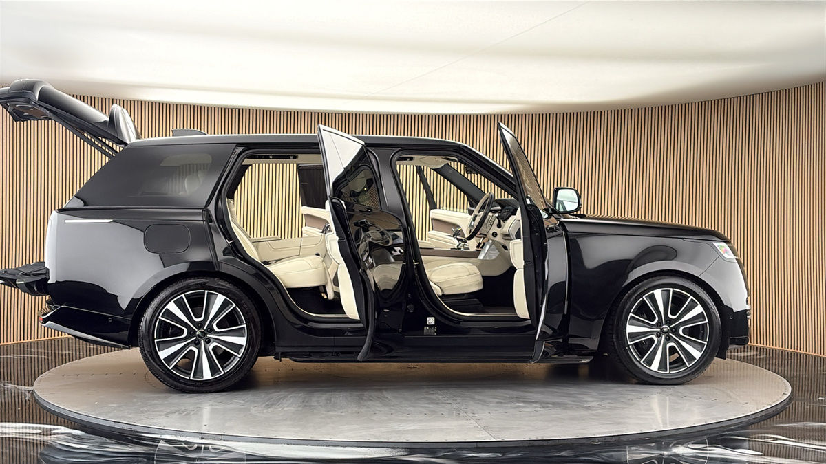 More views of Land Rover Range Rover