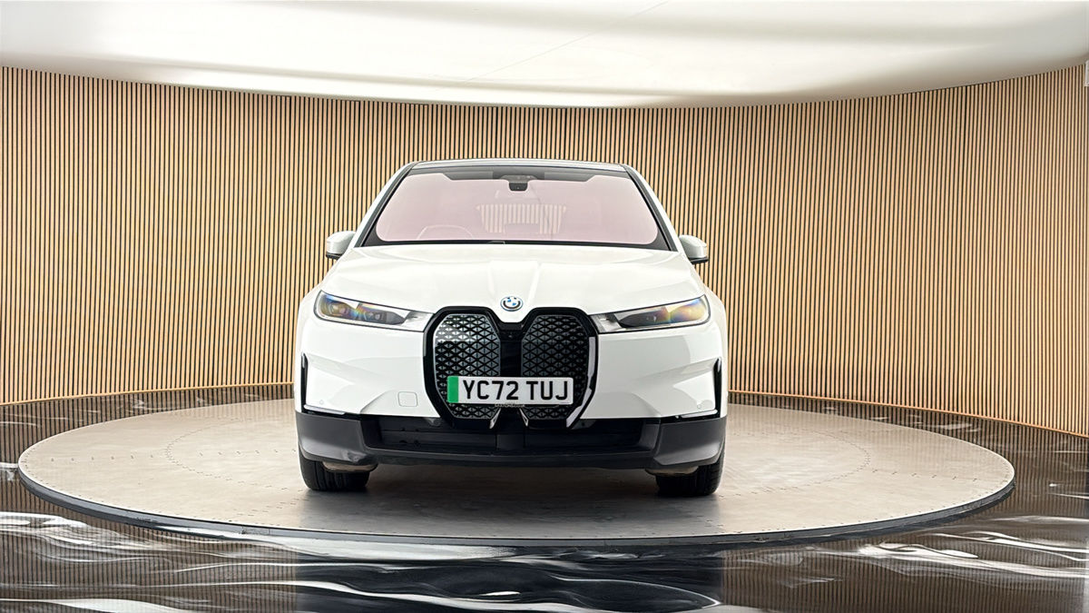 BMW iX Image 3