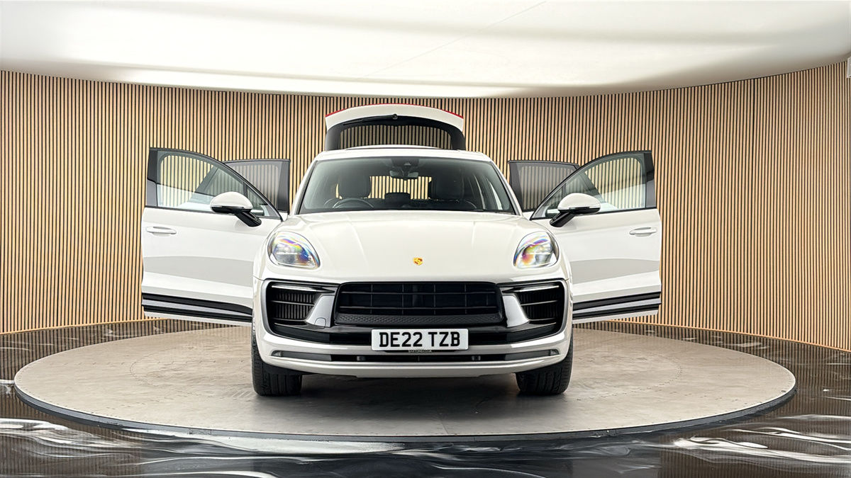 More views of Porsche Macan