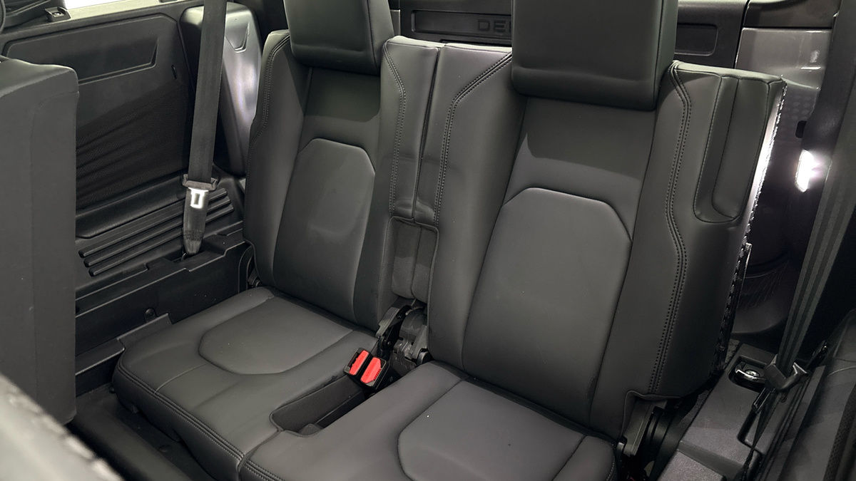 Land Rover Defender 110 Urban Image 29