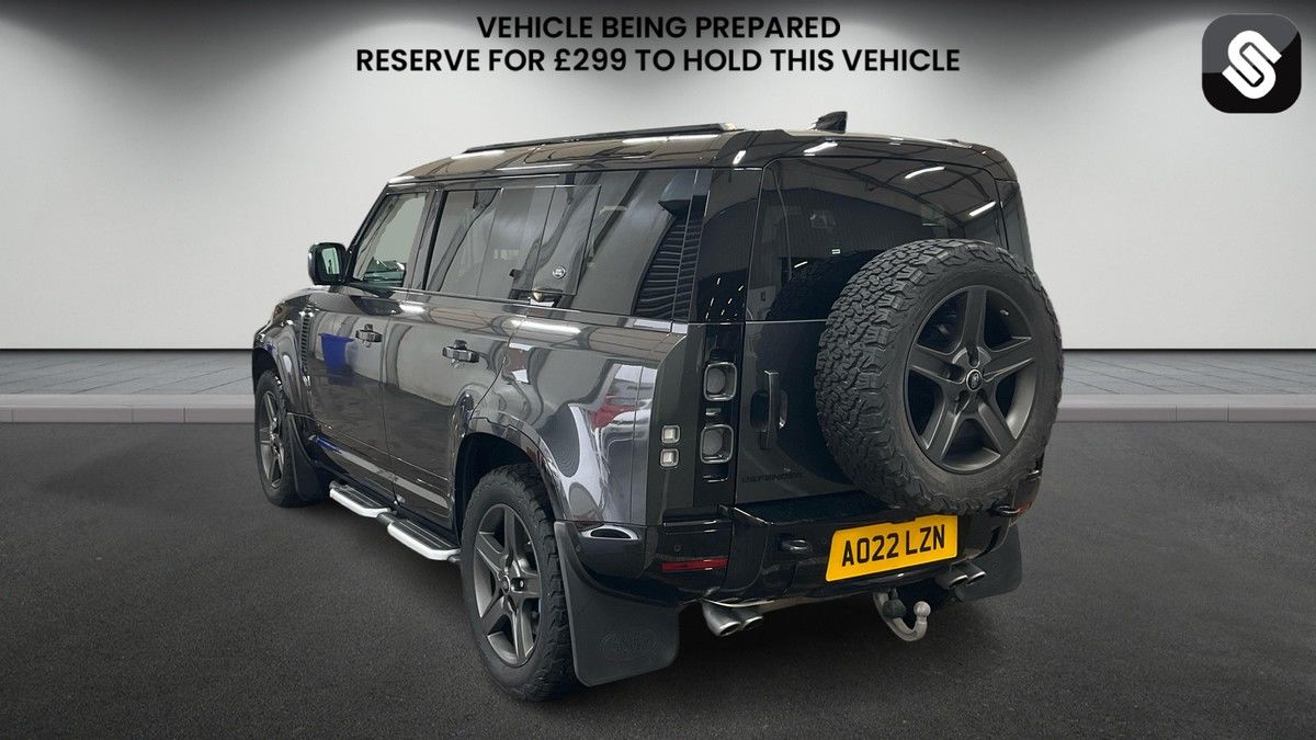 Land Rover Defender 110 Image 3