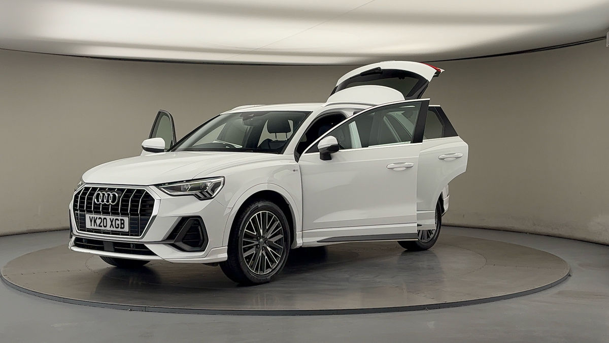 More views of Audi Q3