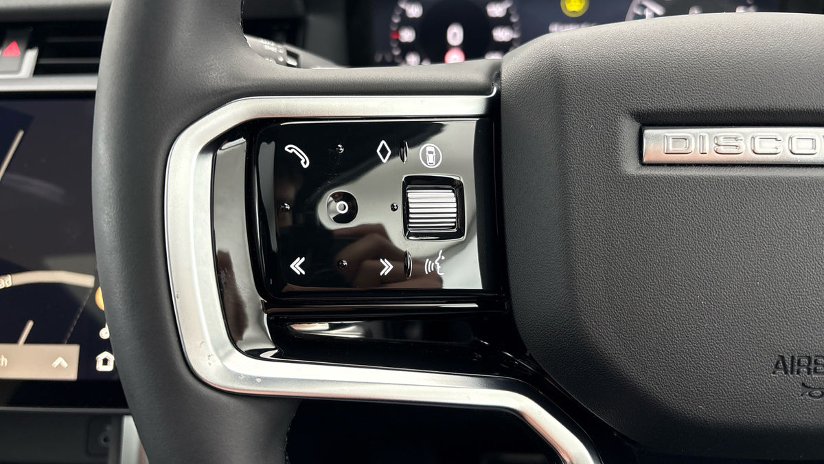 Land Rover Discovery Sport Image 13