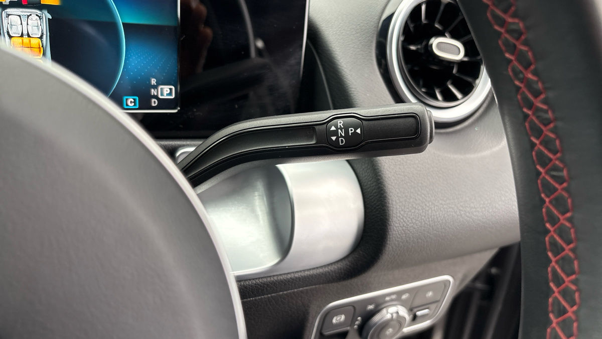 Mercedes-Benz GLB Image 6