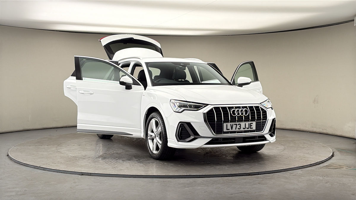 More views of Audi Q3