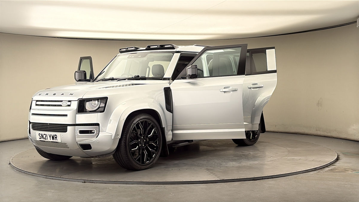 More views of Land Rover Defender 110