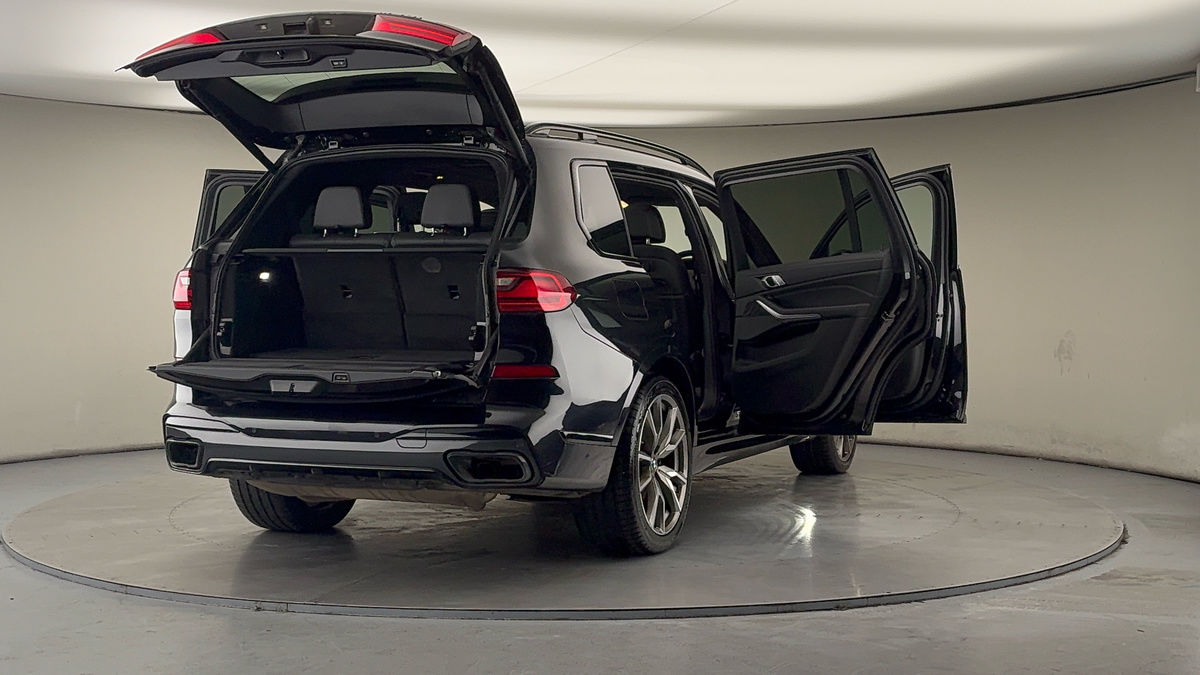 More views of BMW X7