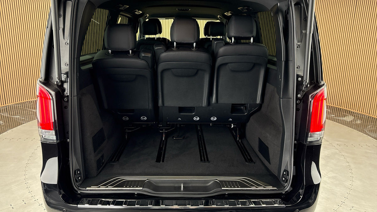 Mercedes-Benz V Class Image 11