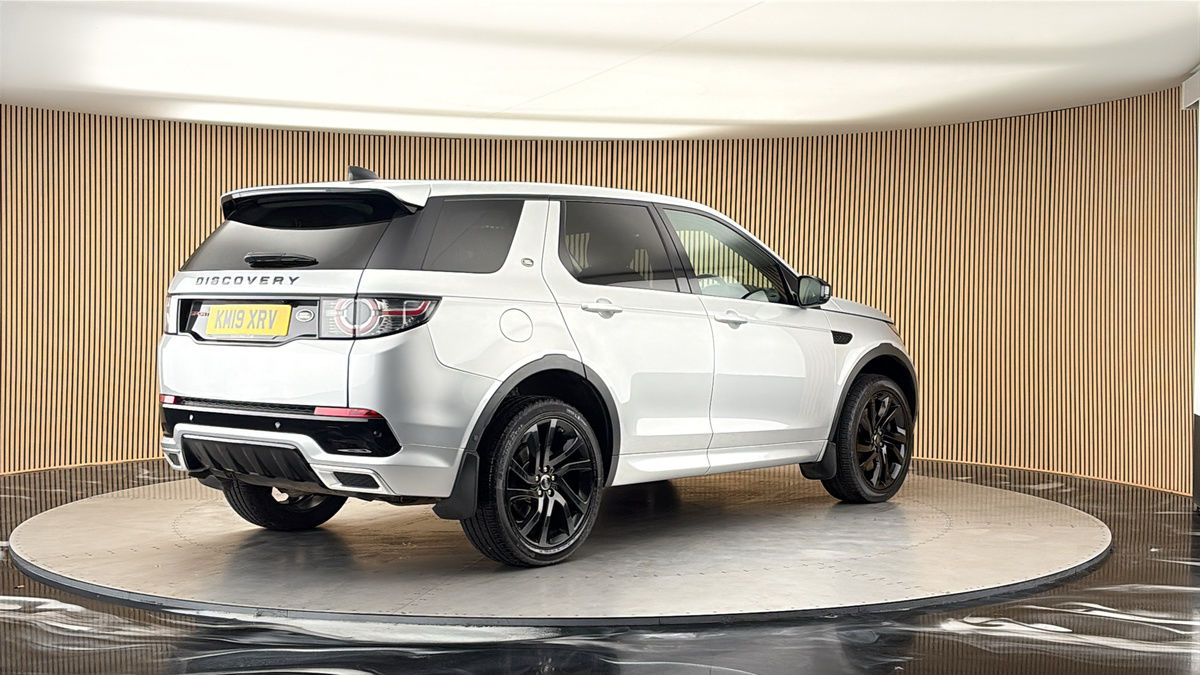 Land Rover Discovery Sport Image 21