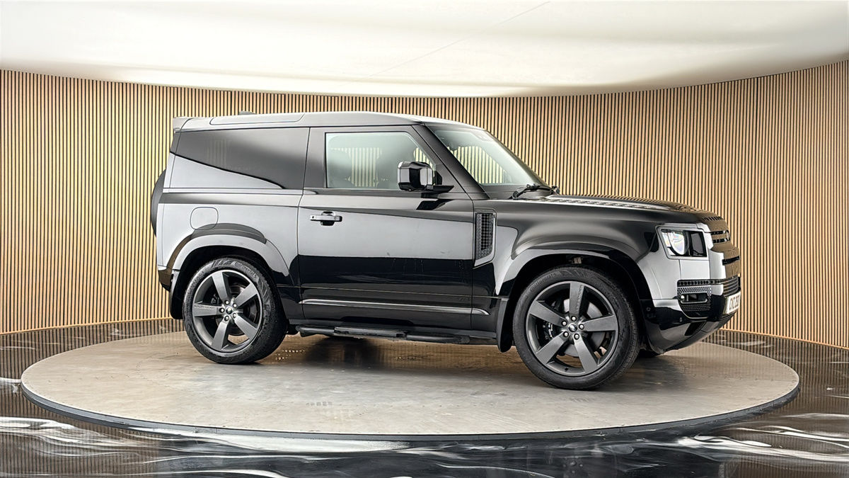 More views of Land Rover Defender 90