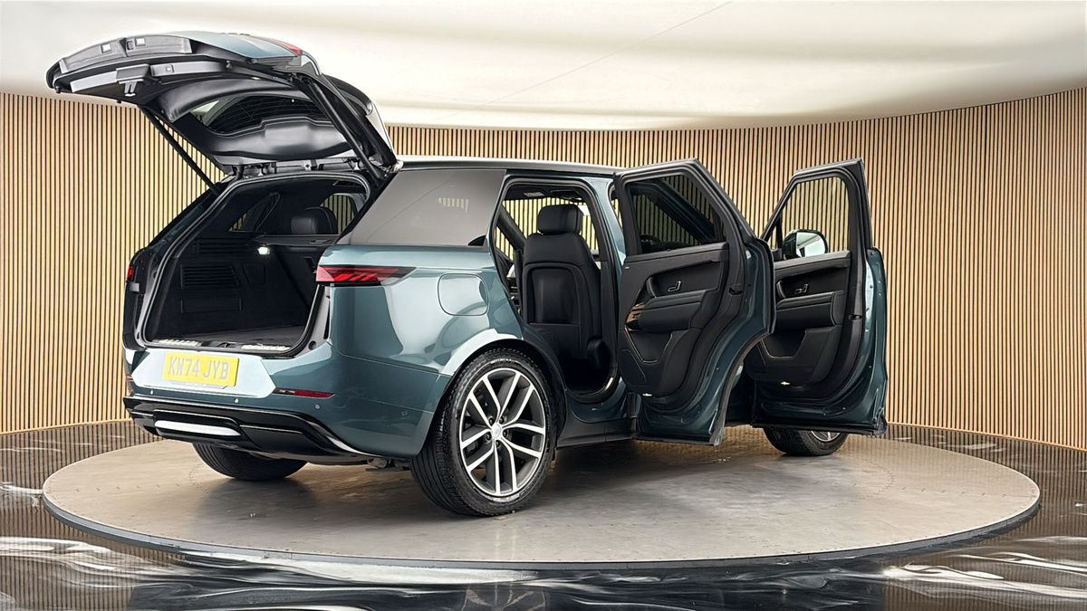 More views of Land Rover Range Rover Sport