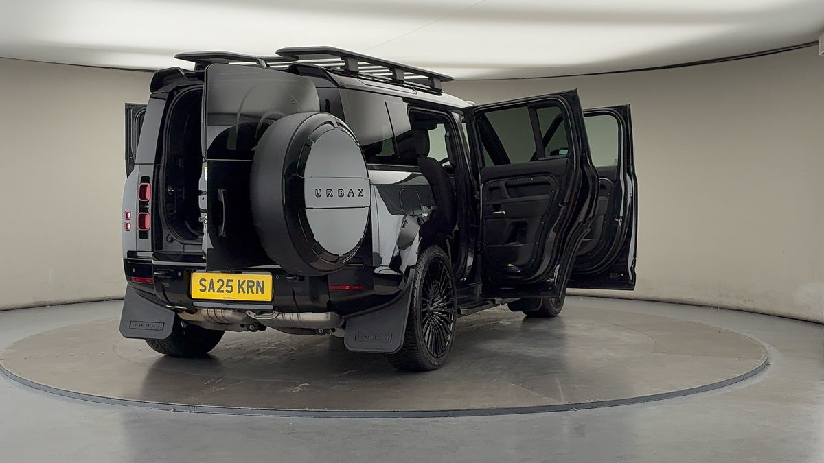 More views of Land Rover Defender 110