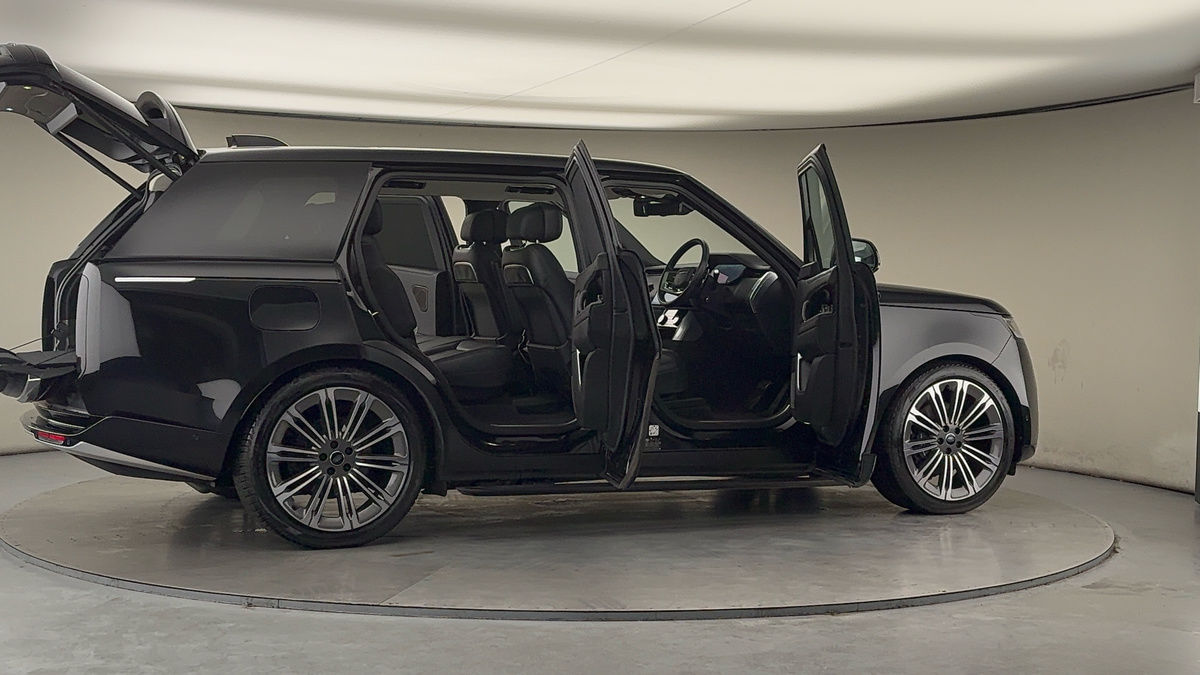 More views of Land Rover Range Rover