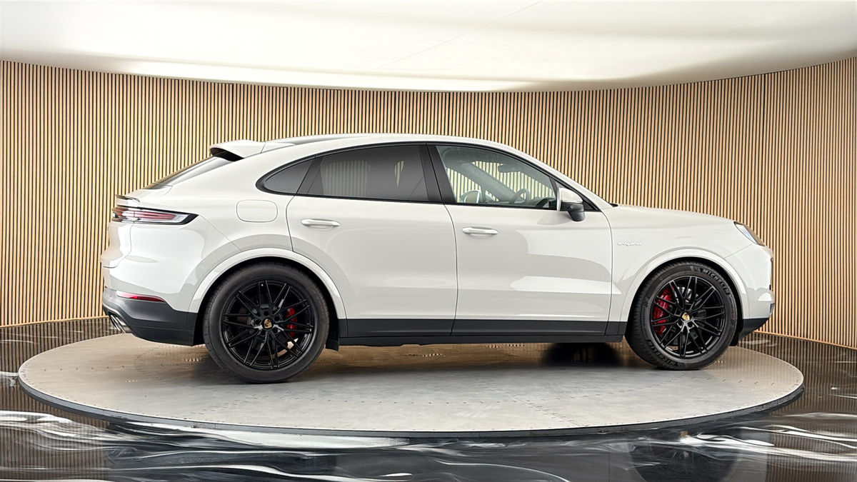 More views of Porsche Cayenne
