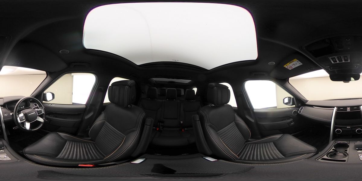 More views of Land Rover Discovery