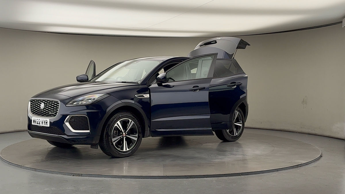 Jaguar E-PACE Image 22