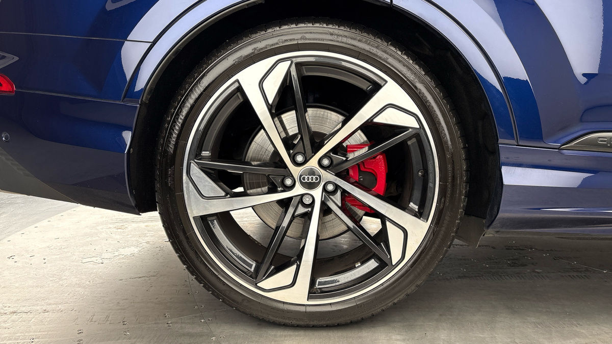 Audi SQ7 Image 10