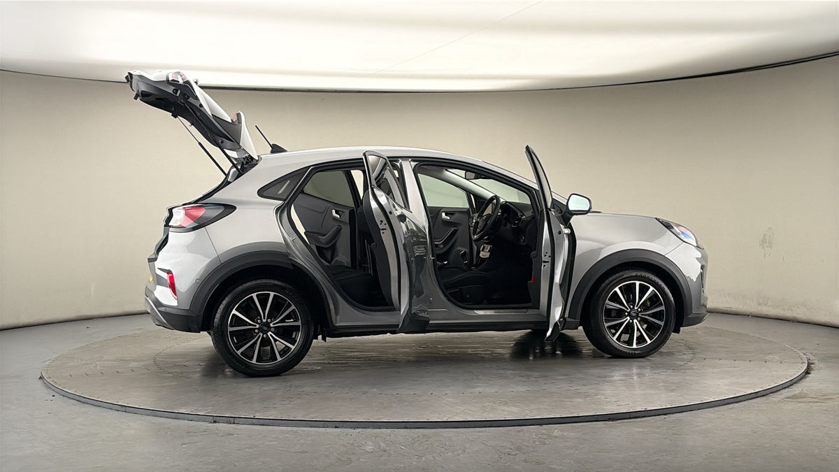 More views of Ford Puma